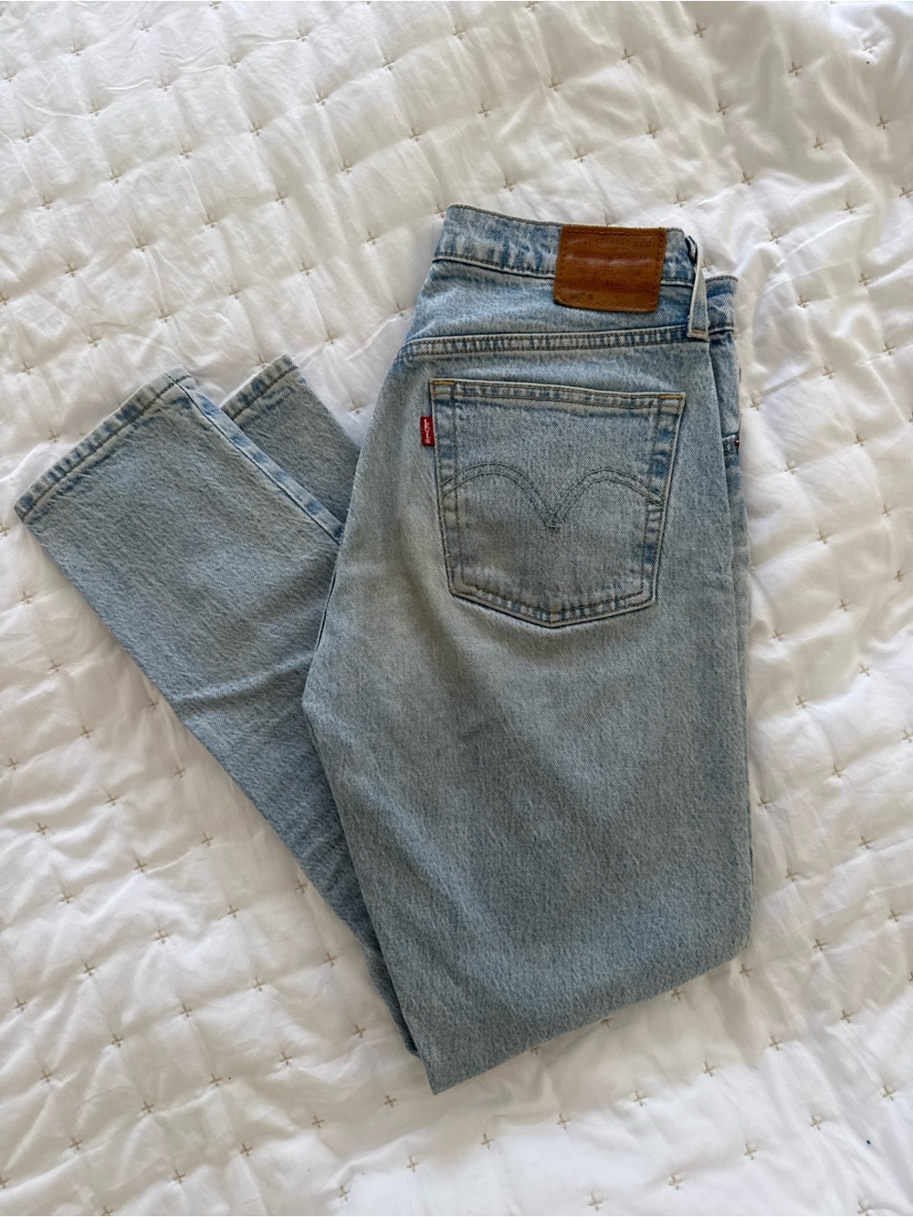 Levi's Light Wash Cropped Ankle Jeans